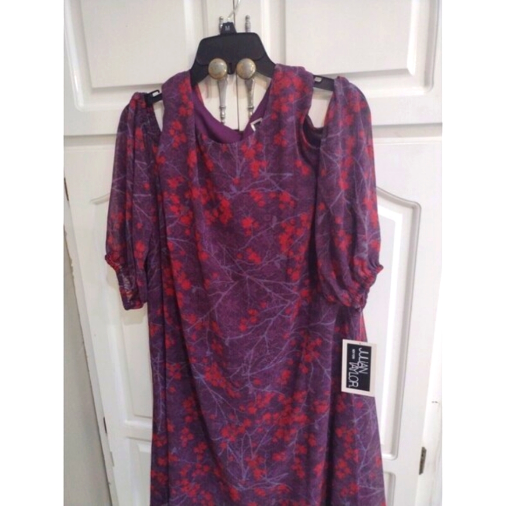 Julian Taylor Purple Floral Dress size 14 Cold Shoulder Sleeves New